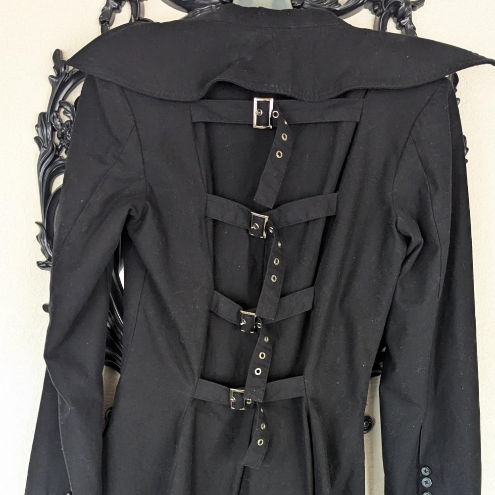 Black Gothic Trench Coat with Lace-Up Boots - Picture 6 of 7